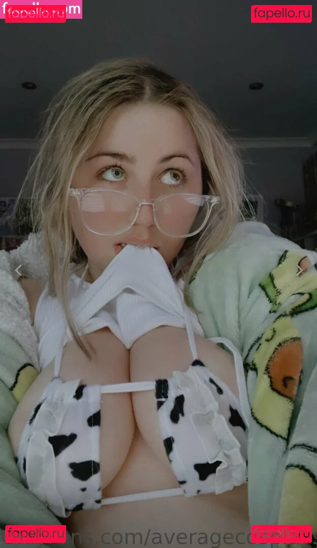 averagecosplays Onlyfans Photo Gallery 