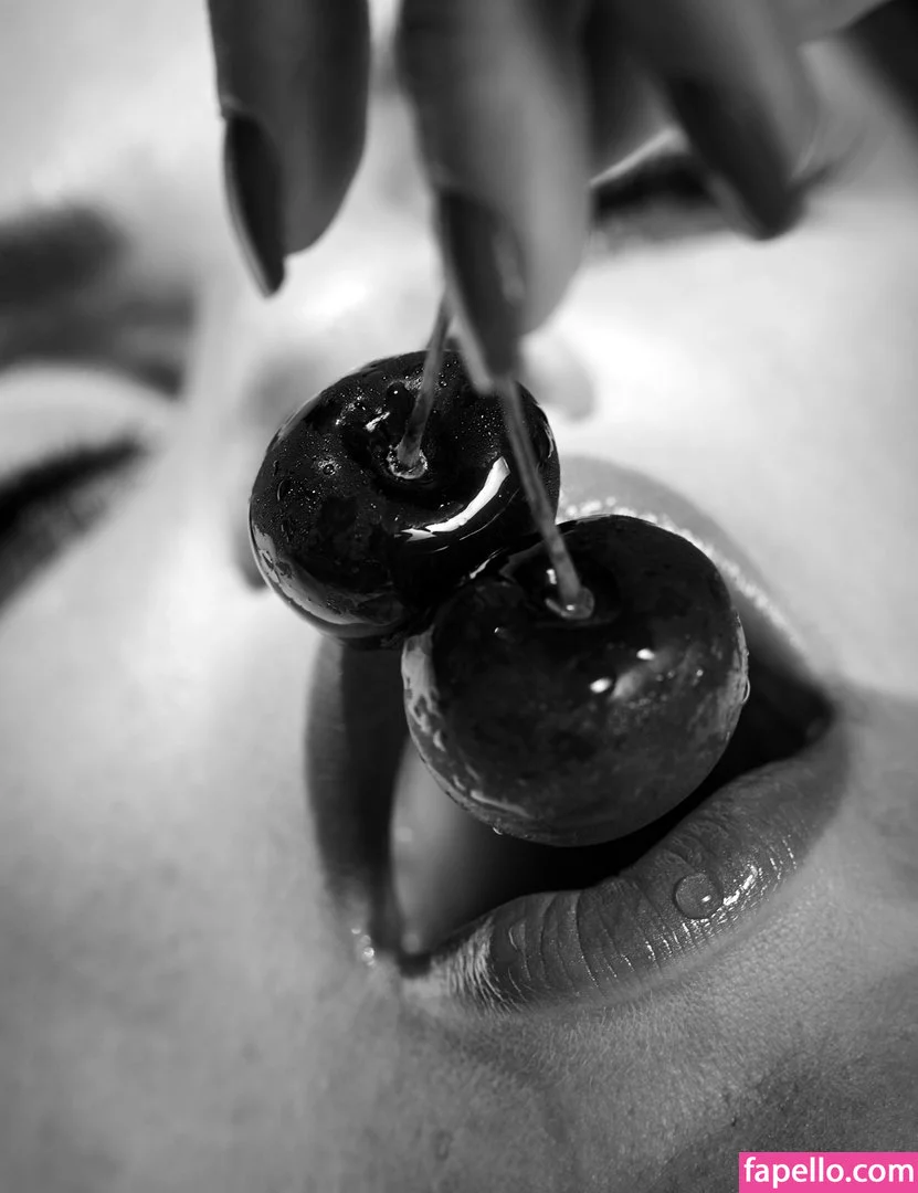 Alissa Harouat Onlyfans Photo Gallery 