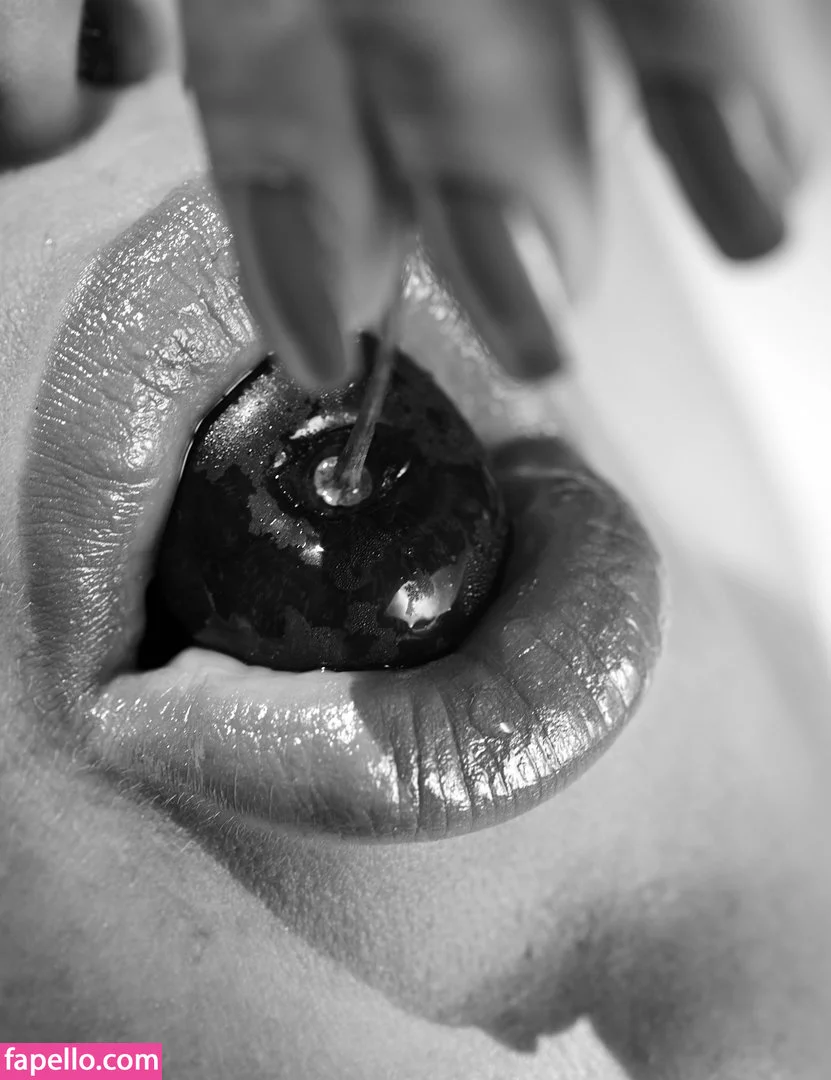 Alissa Harouat Onlyfans Photo Gallery 