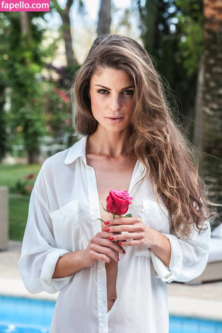 Alissa Harouat Onlyfans Photo Gallery 