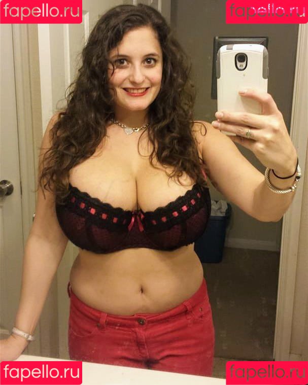 Avery Milla Onlyfans Photo Gallery 