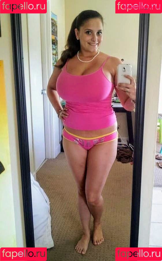 Avery Milla Onlyfans Photo Gallery 