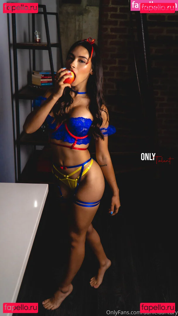 danielaantury Onlyfans Photo Gallery 