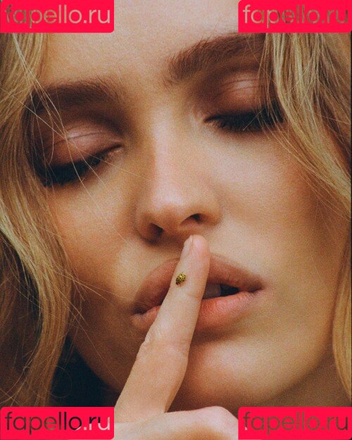 Lily-Rose Depp Onlyfans Photo Gallery 