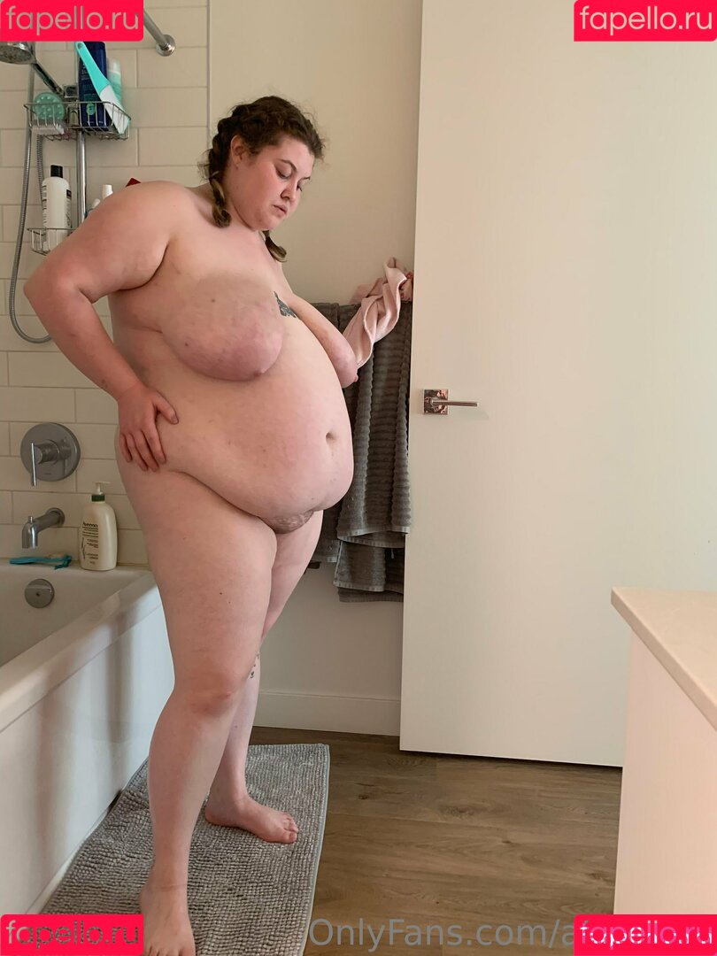 aliceeats Onlyfans Photo Gallery 