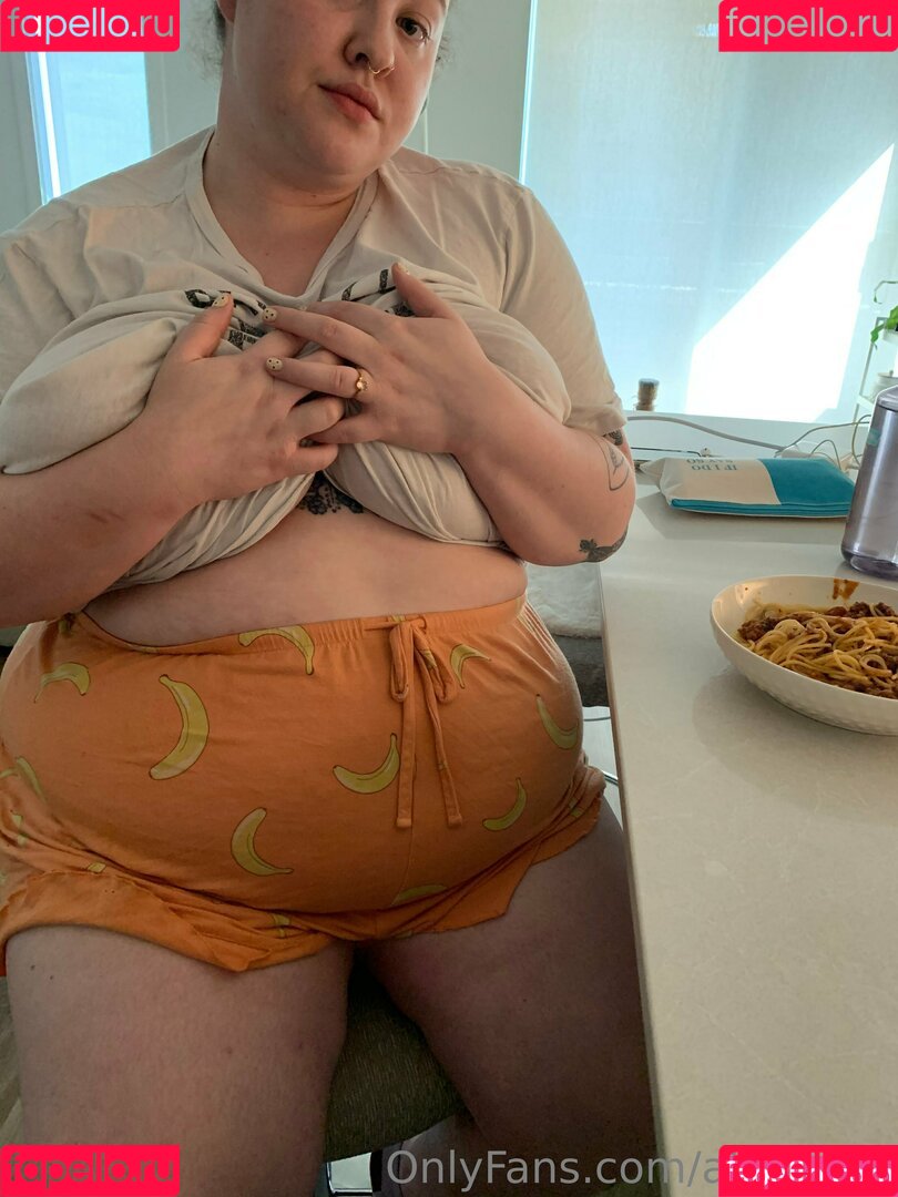 aliceeats Onlyfans Photo Gallery 