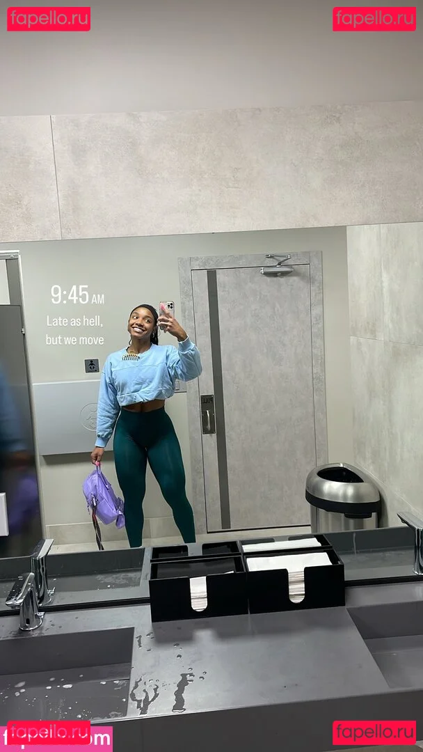 aaaaayevuh Onlyfans Photo Gallery 