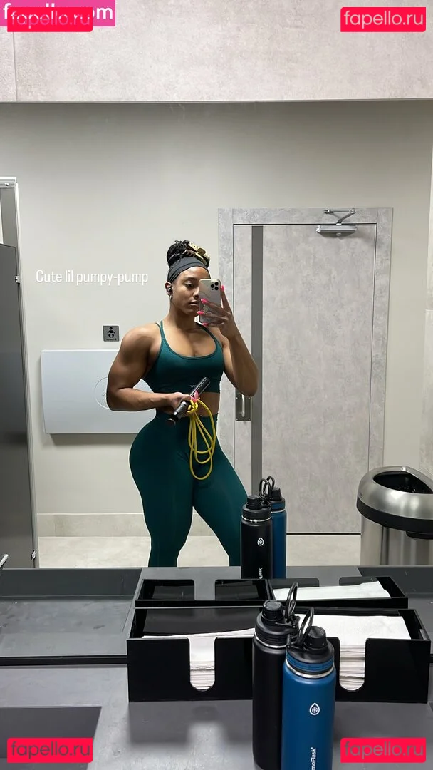 aaaaayevuh Onlyfans Photo Gallery 