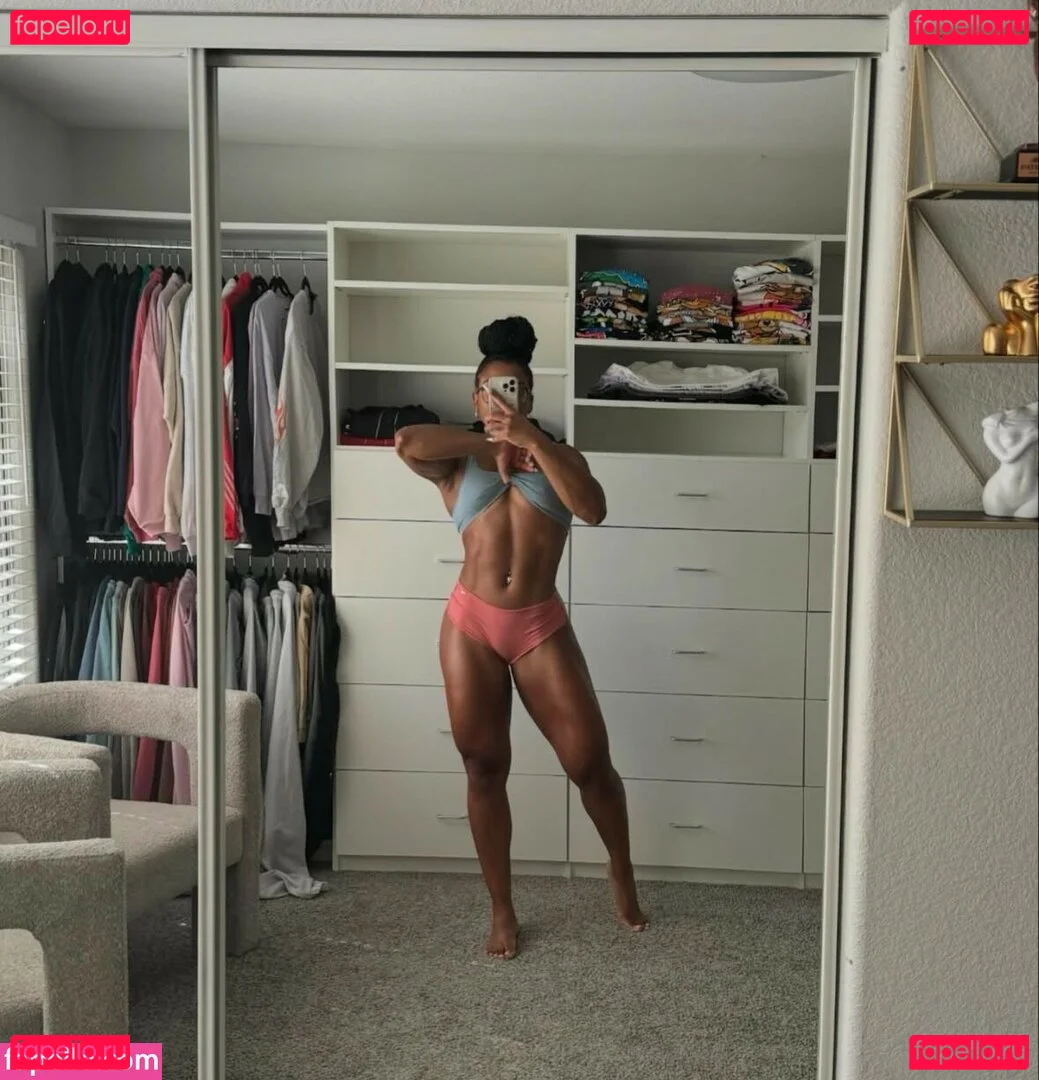 aaaaayevuh Onlyfans Photo Gallery 