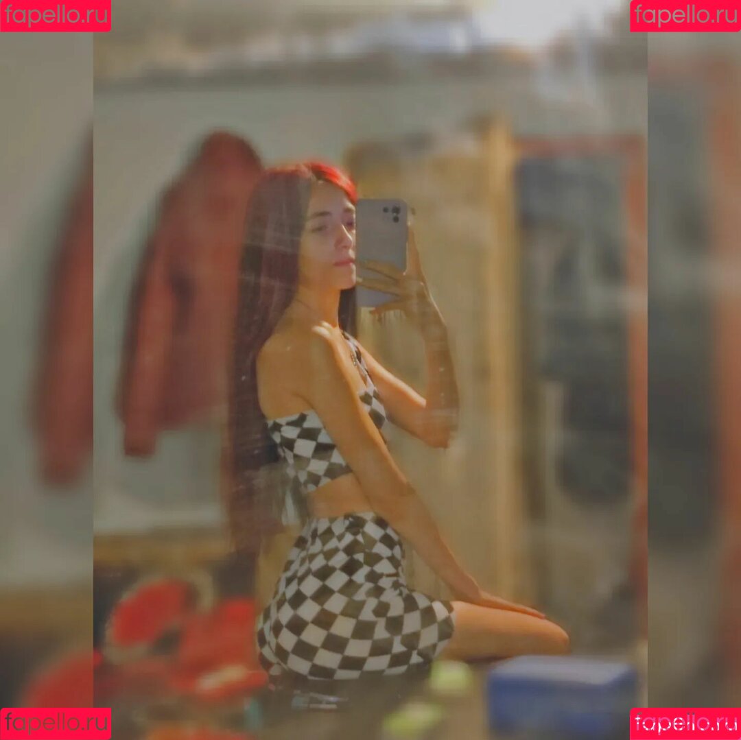 alymaria18 Onlyfans Photo Gallery 