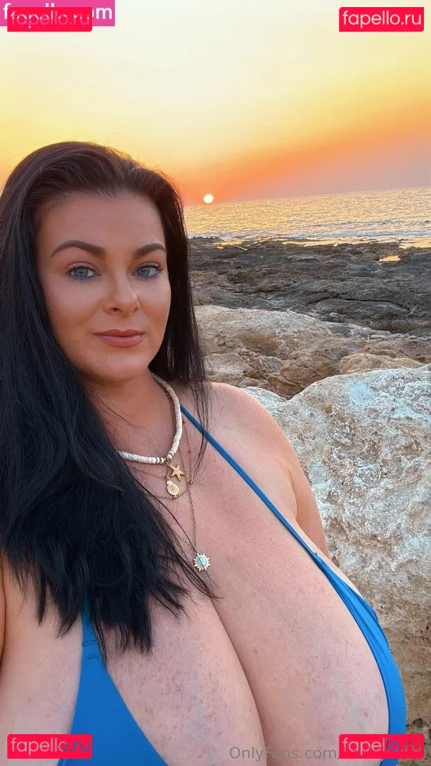 karlajames Onlyfans Photo Gallery 