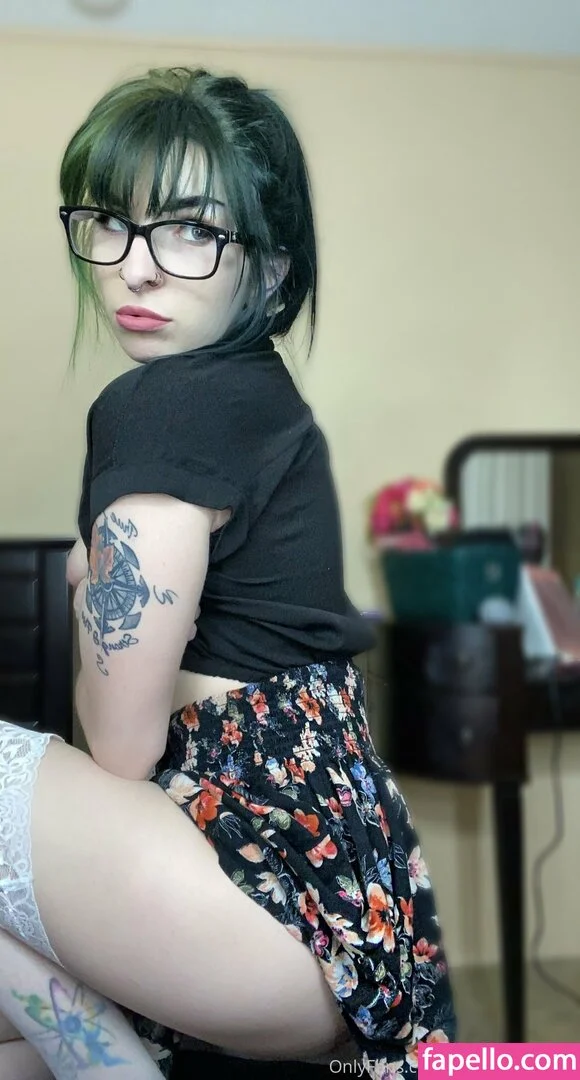 smolgothgirlvip Onlyfans Photo Gallery 