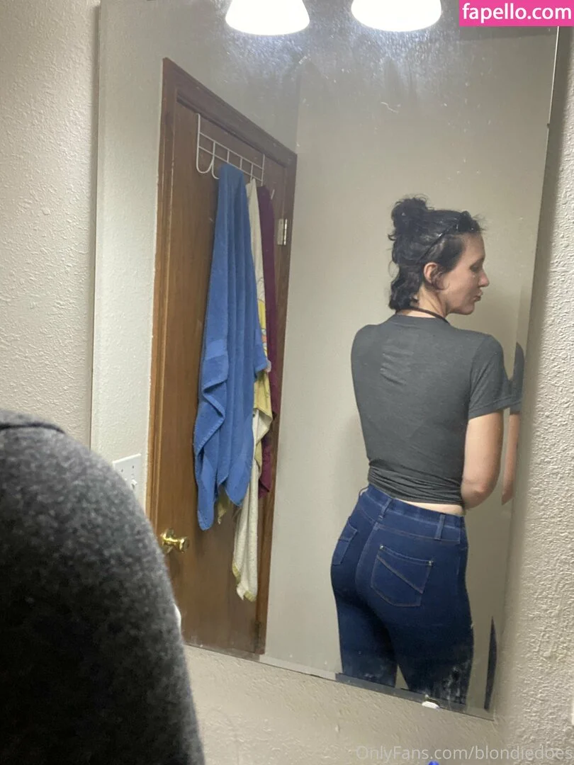 blondiedoes Onlyfans Photo Gallery 