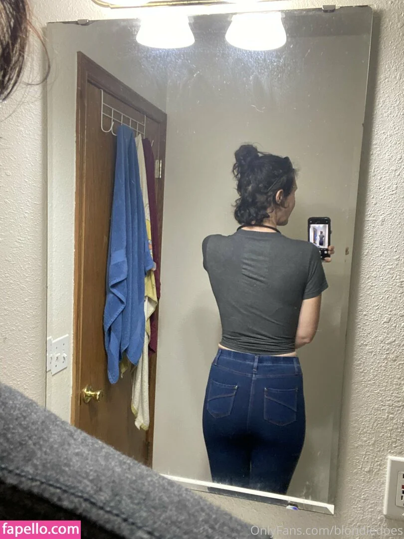 blondiedoes Onlyfans Photo Gallery 