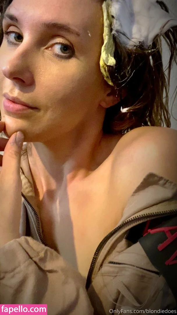 blondiedoes Onlyfans Photo Gallery 