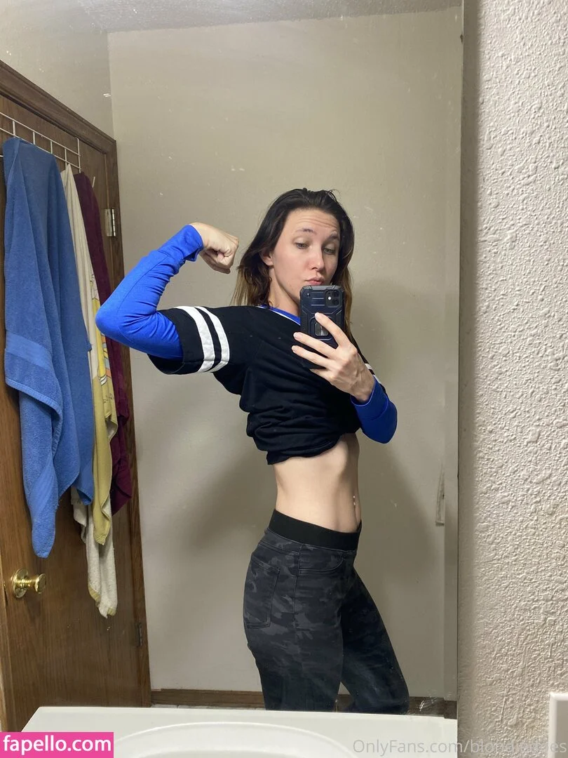 blondiedoes Onlyfans Photo Gallery 