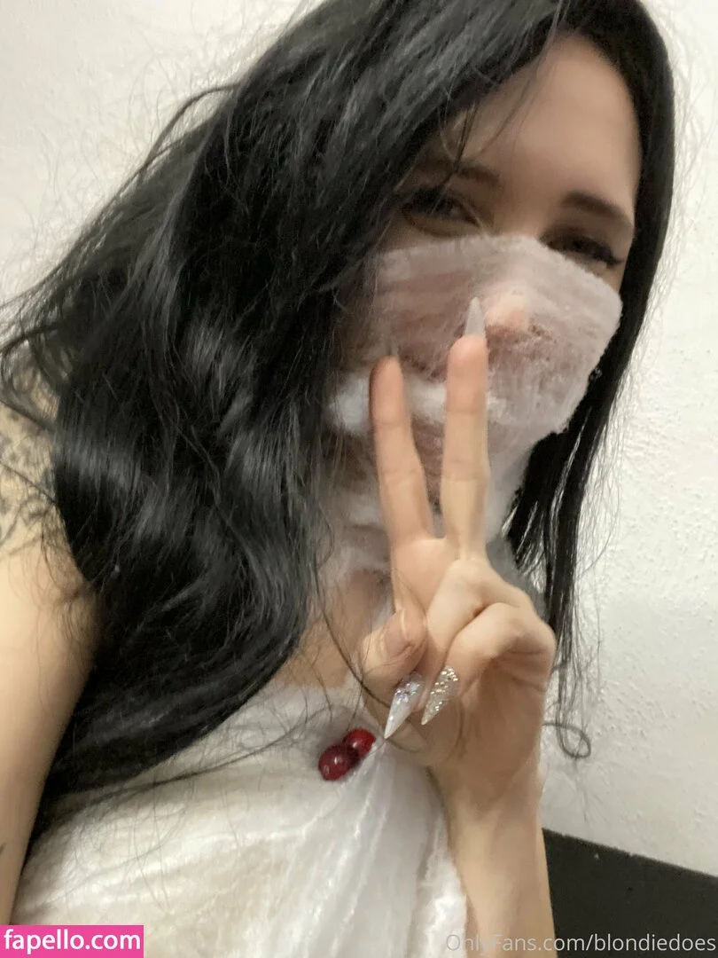 blondiedoes Onlyfans Photo Gallery 