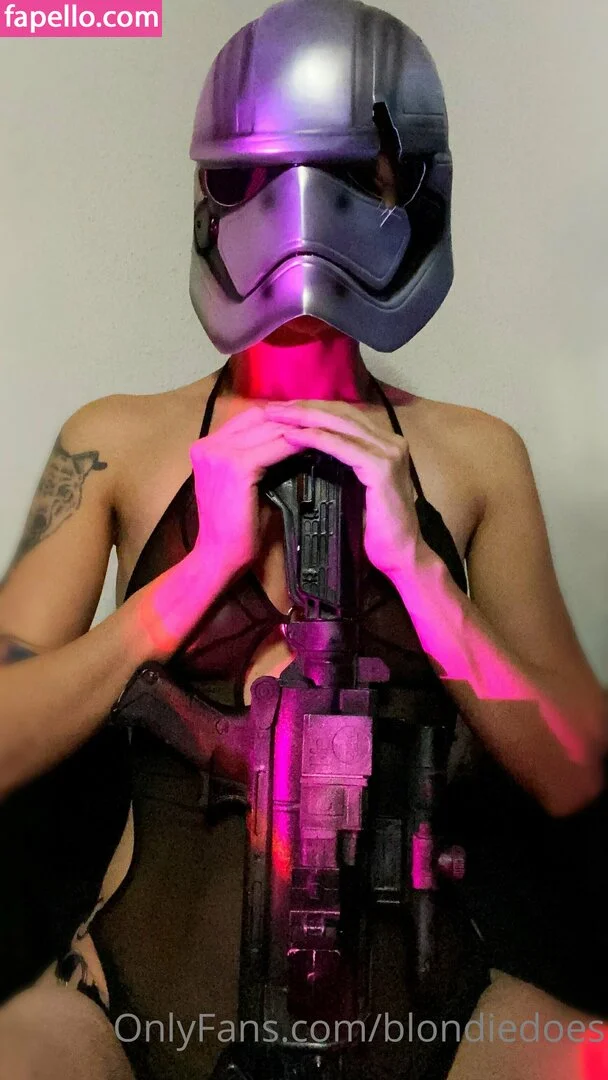 blondiedoes Onlyfans Photo Gallery 