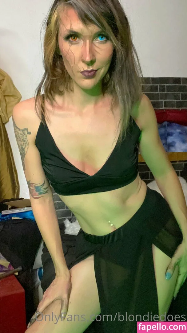 blondiedoes Onlyfans Photo Gallery 
