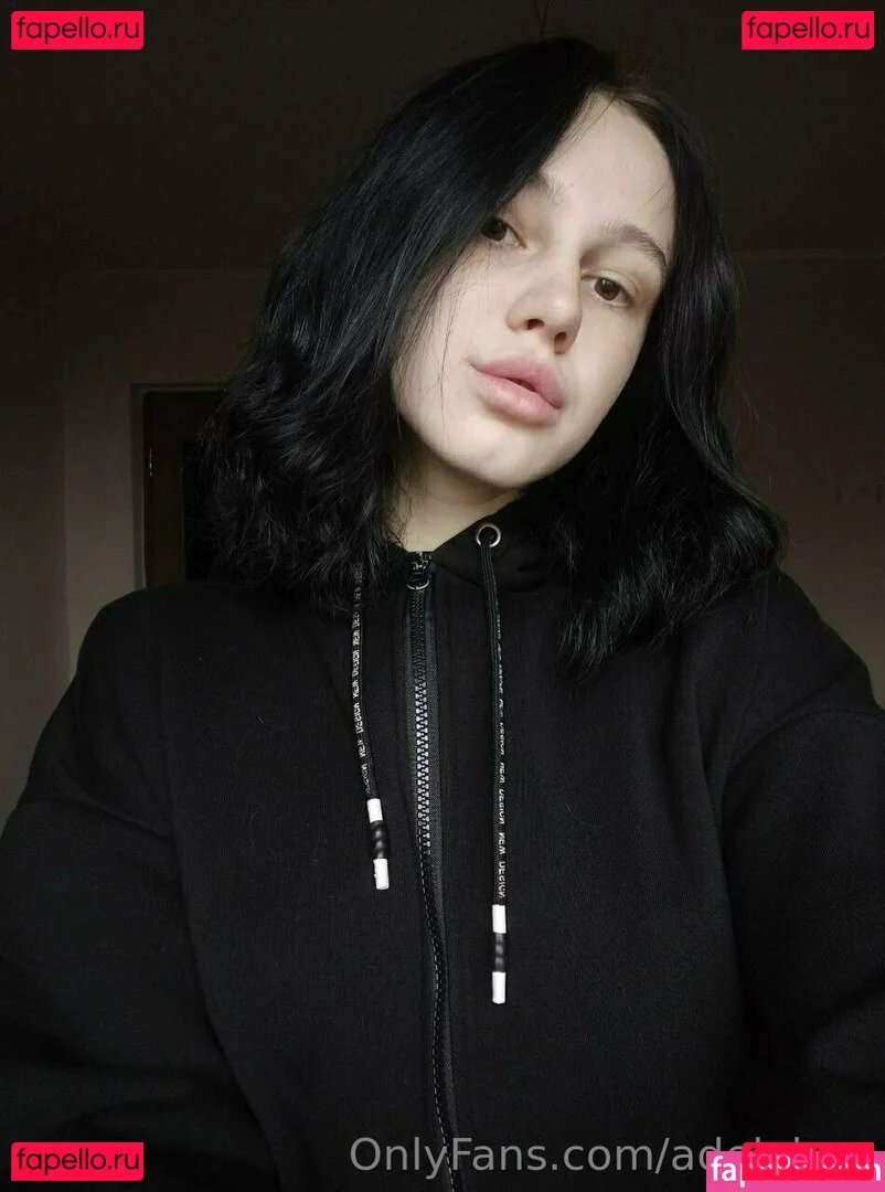 adelebee Onlyfans Photo Gallery 