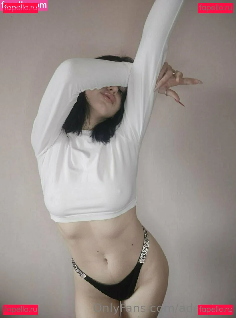 adelebee Onlyfans Photo Gallery 