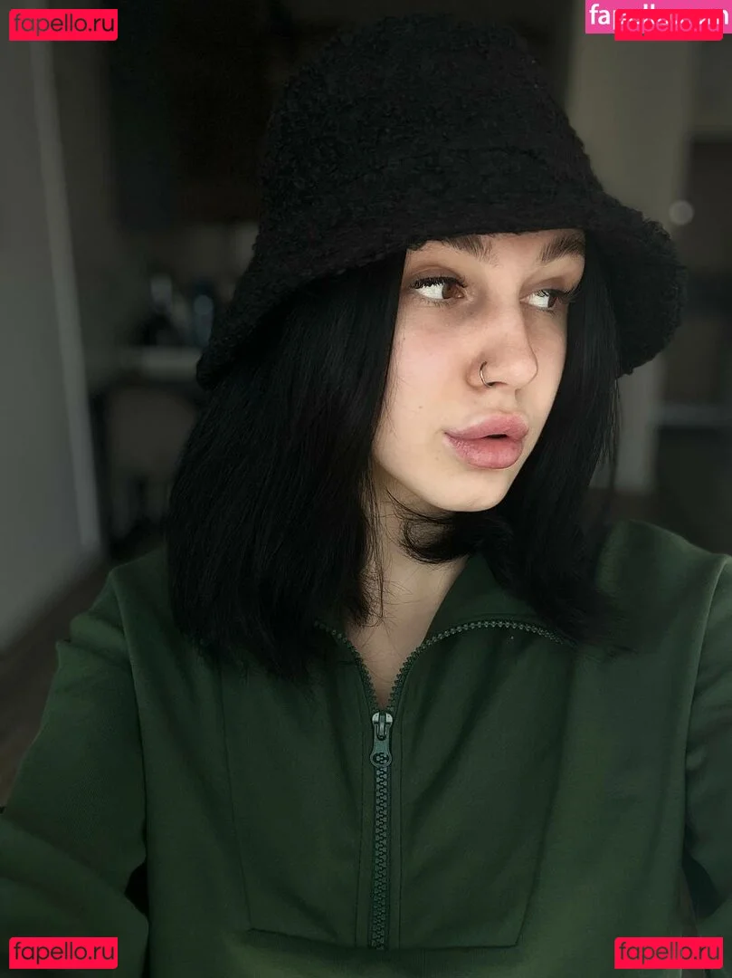 adelebee Onlyfans Photo Gallery 