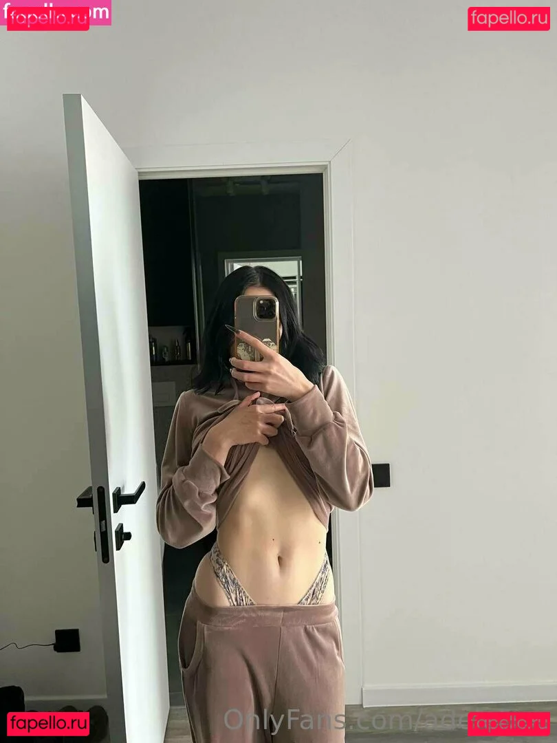 adelebee Onlyfans Photo Gallery 