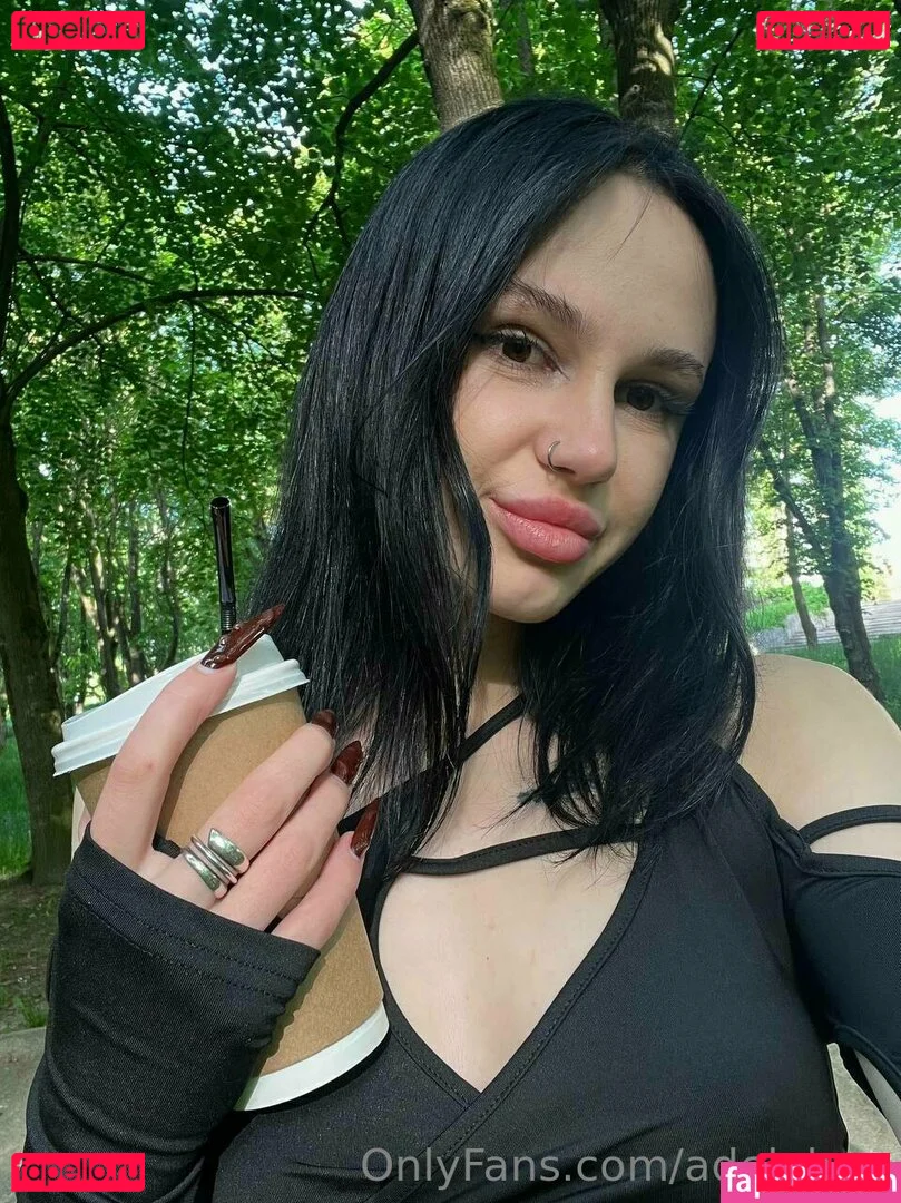 adelebee Onlyfans Photo Gallery 