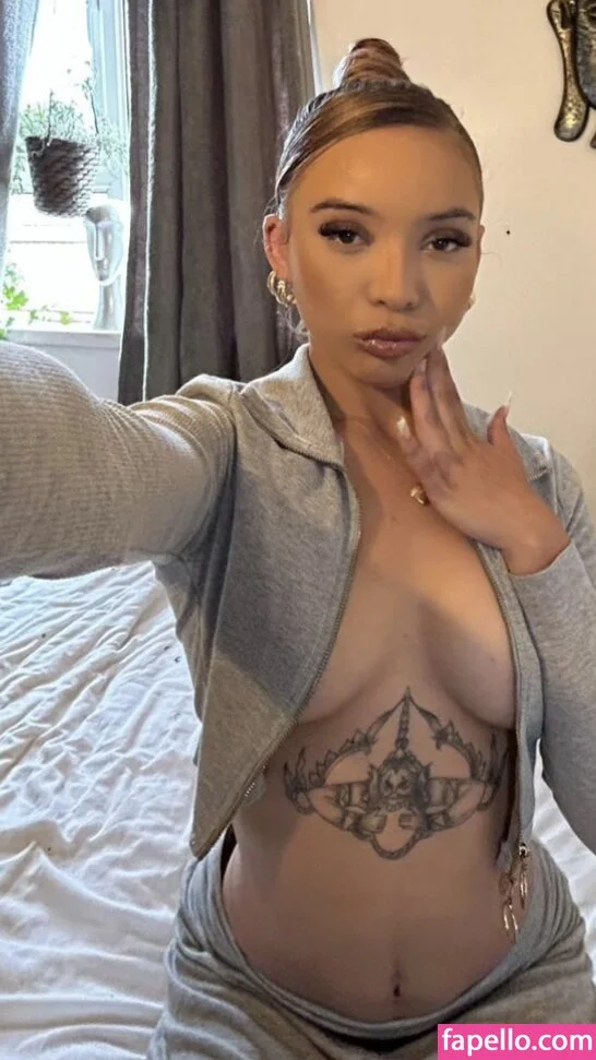 Tia.Ivy_ Onlyfans Photo Gallery 