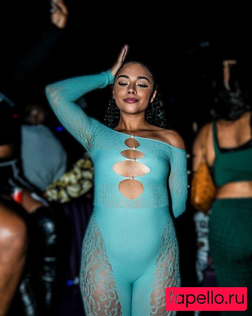 Alix Lapri Onlyfans Photo Gallery 