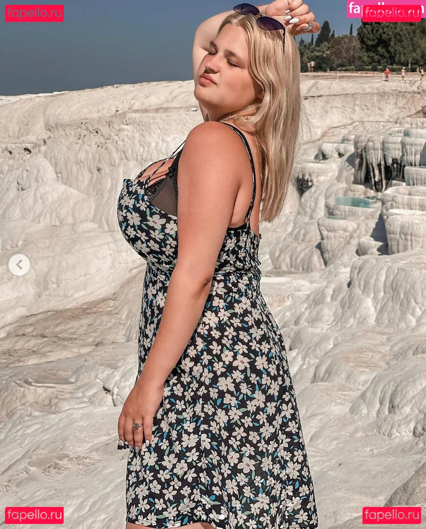 Julia Chegodar Onlyfans Photo Gallery 