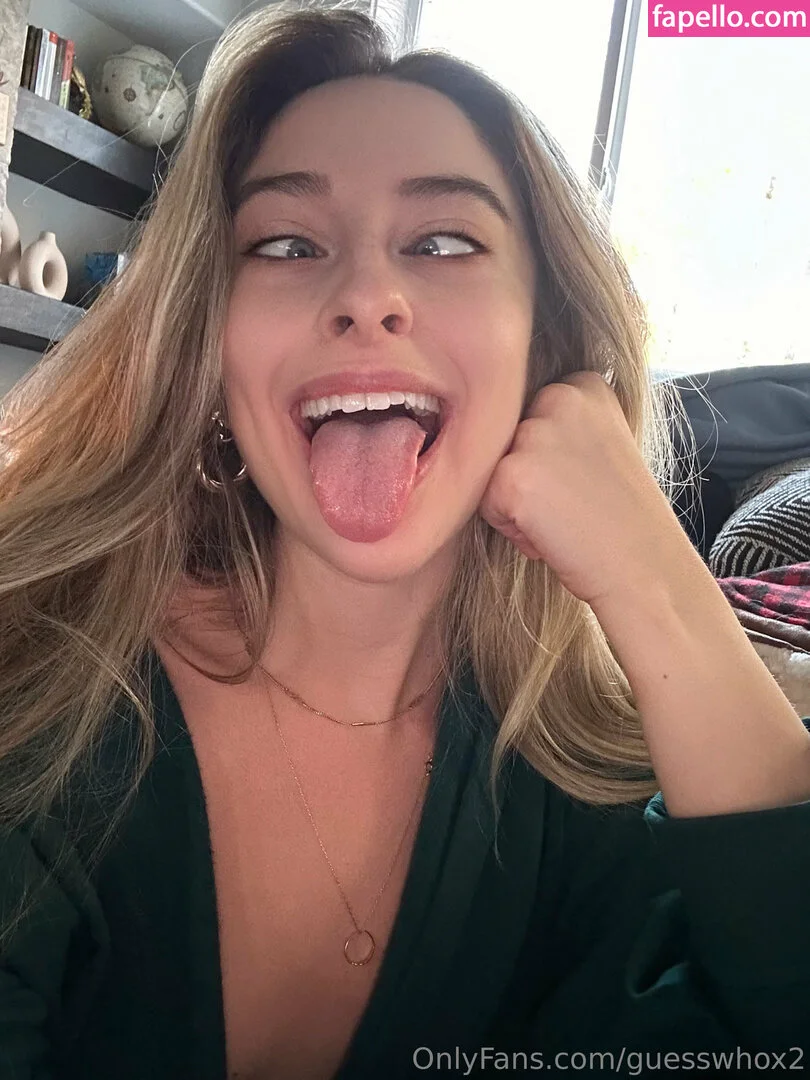 GuessWhoX2 Onlyfans Photo Gallery 