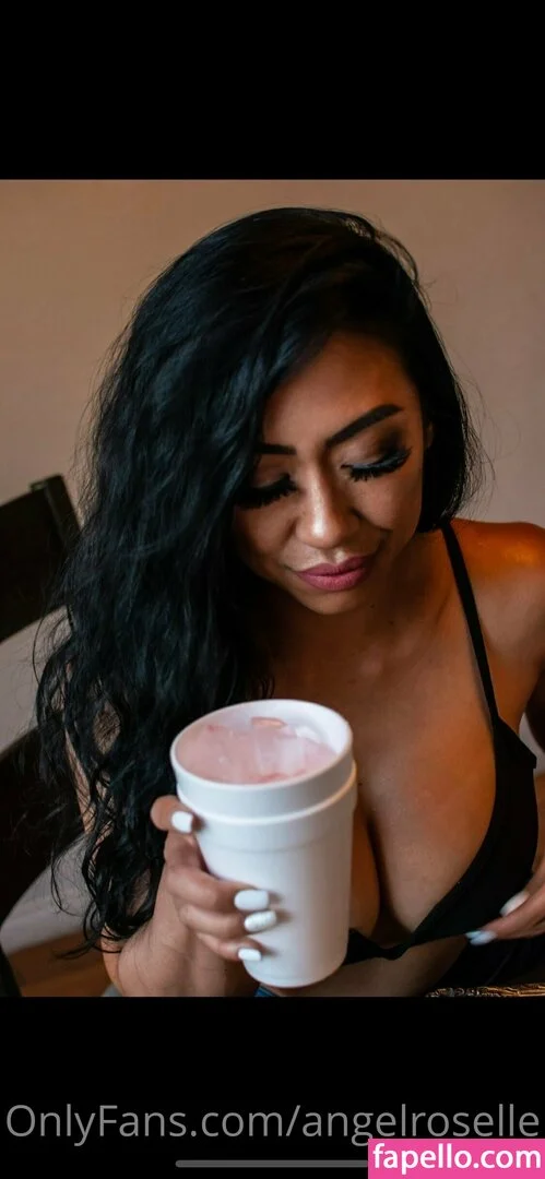 angelroselle Onlyfans Photo Gallery 