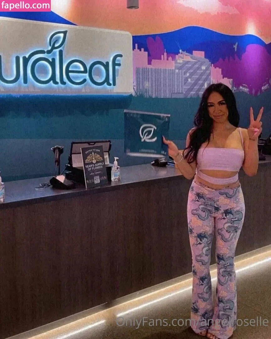 angelroselle Onlyfans Photo Gallery 