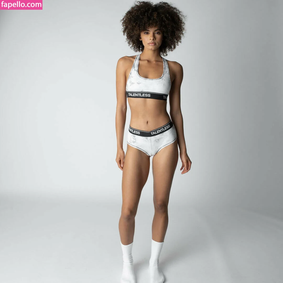 Ally R Onlyfans Photo Gallery 