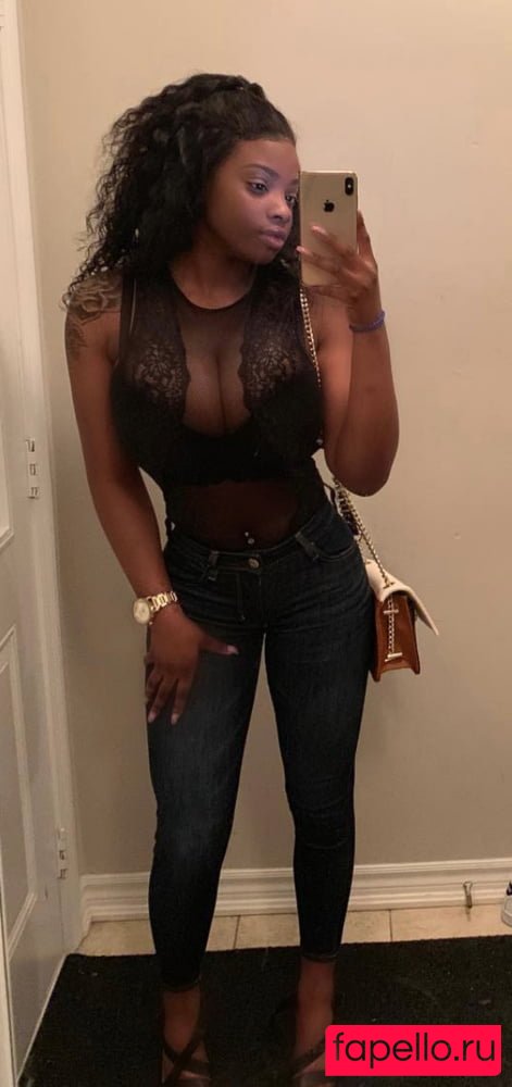 Itstaviaa Onlyfans Photo Gallery 