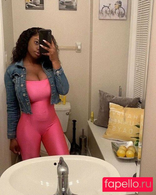 Itstaviaa Onlyfans Photo Gallery 