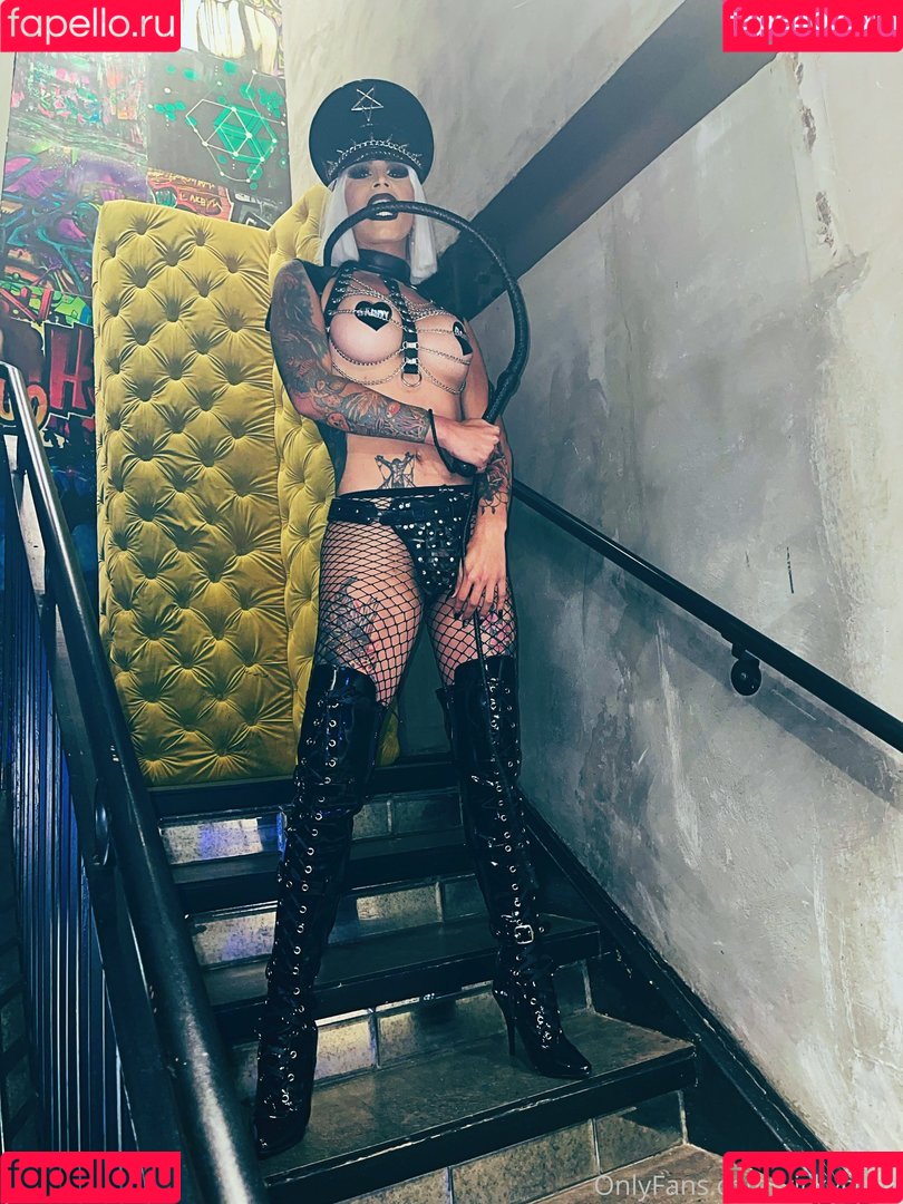 Domina Vicky Onlyfans Photo Gallery 