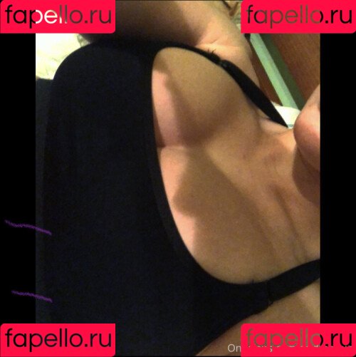 Andrea Rojo RedMil Onlyfans Photo Gallery 