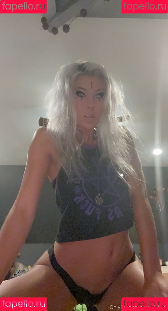 devilybuff Onlyfans Photo Gallery 