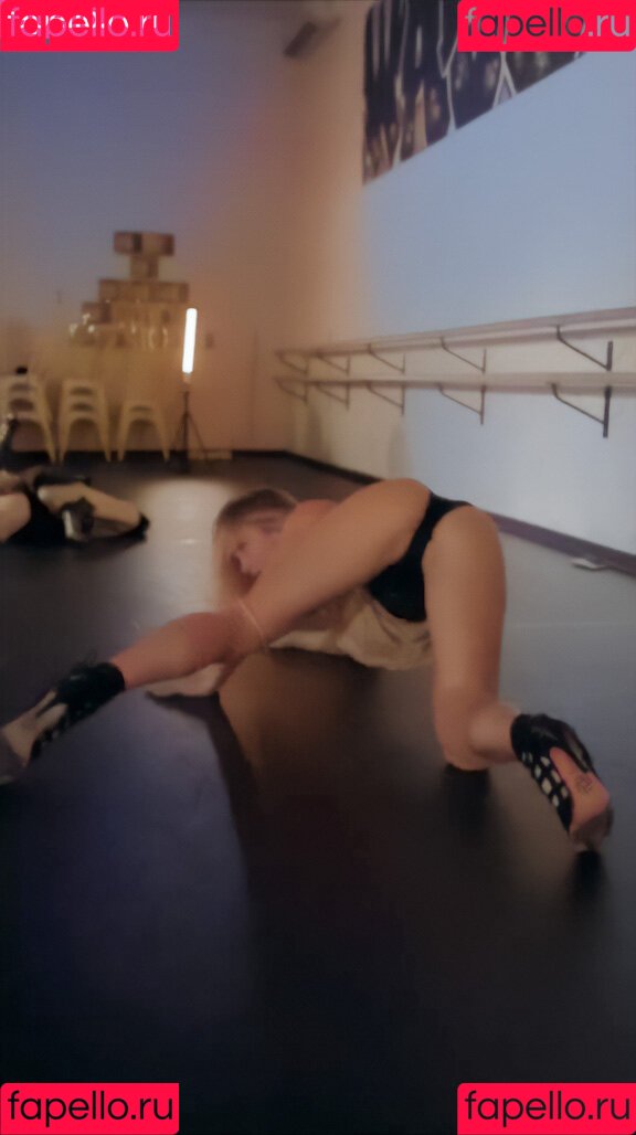 Phillipa Sharples Onlyfans Photo Gallery 