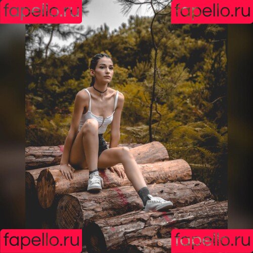 Vahide Bulu Onlyfans Photo Gallery 