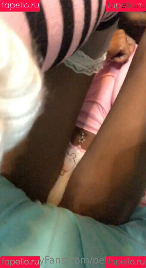 petitchepii Onlyfans Photo Gallery 