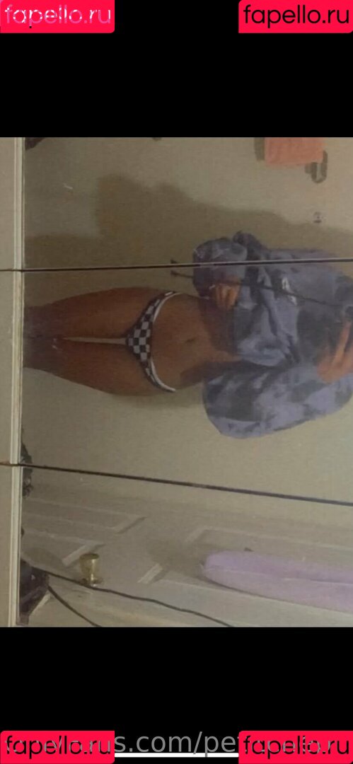 petitchepii Onlyfans Photo Gallery 