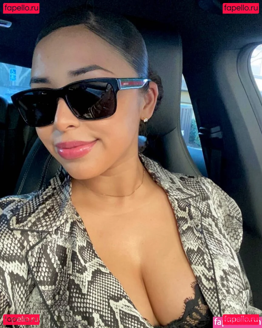 Sarai Fonseca Onlyfans Photo Gallery 