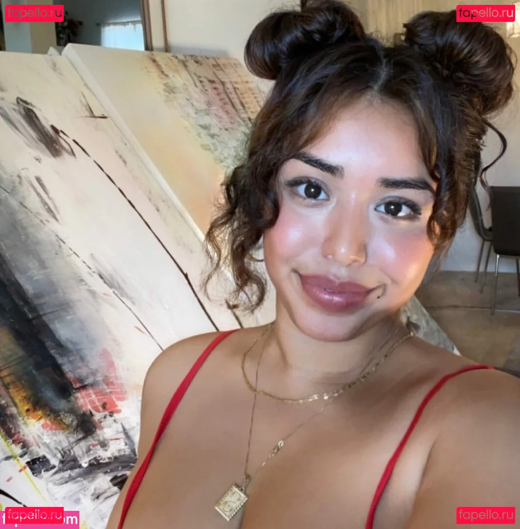 Sarai Fonseca Onlyfans Photo Gallery 