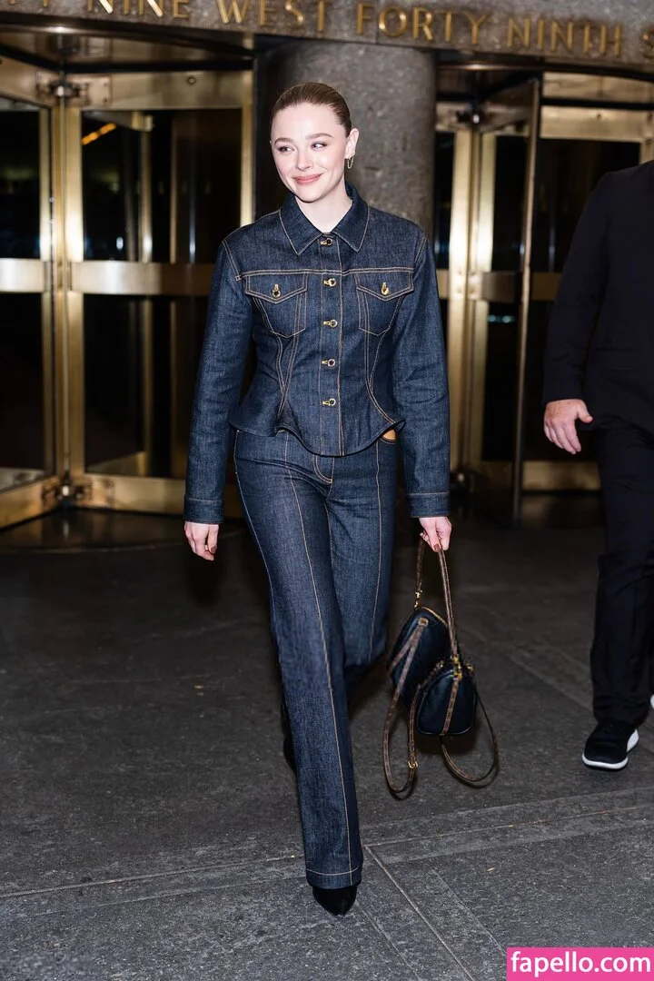 Chloë Grace Moretz Onlyfans Photo Gallery 