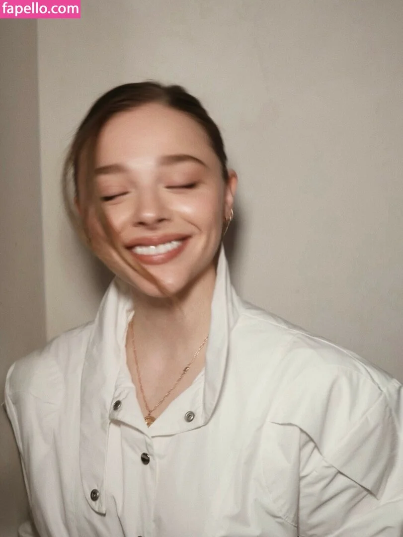 Chloë Grace Moretz Onlyfans Photo Gallery 