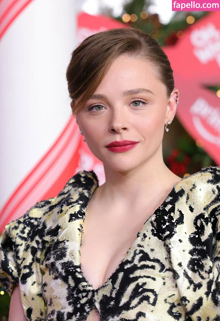 Chloë Grace Moretz Onlyfans Photo Gallery 