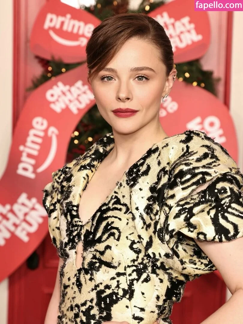 Chloë Grace Moretz Onlyfans Photo Gallery 